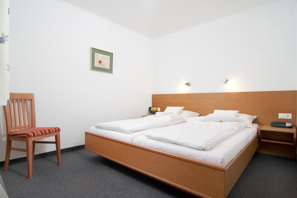 Schuetzenhof Aparthotel Sattendorf Екстериор снимка